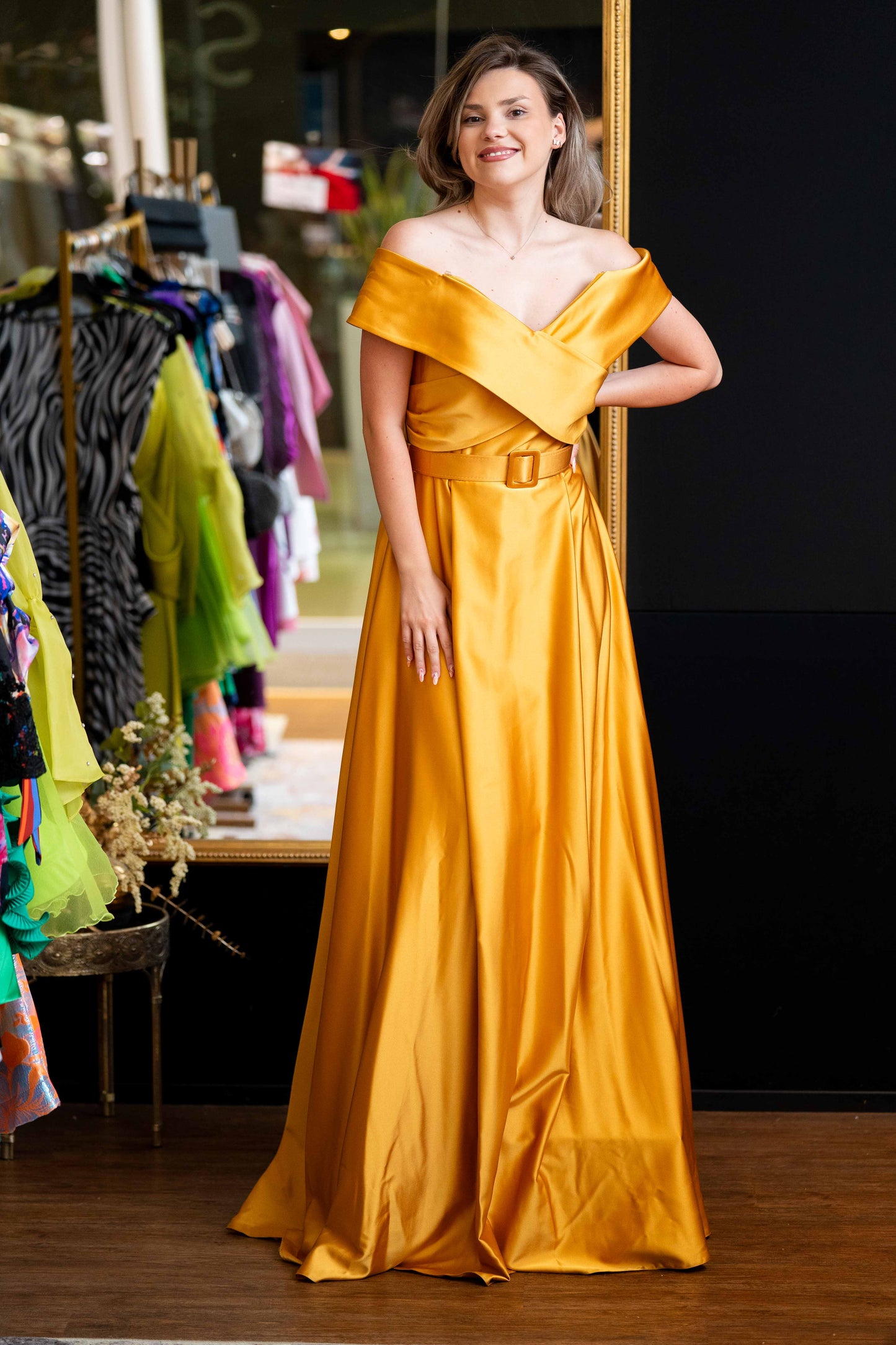 Elegantes Ballkleid "Golden Grace"
