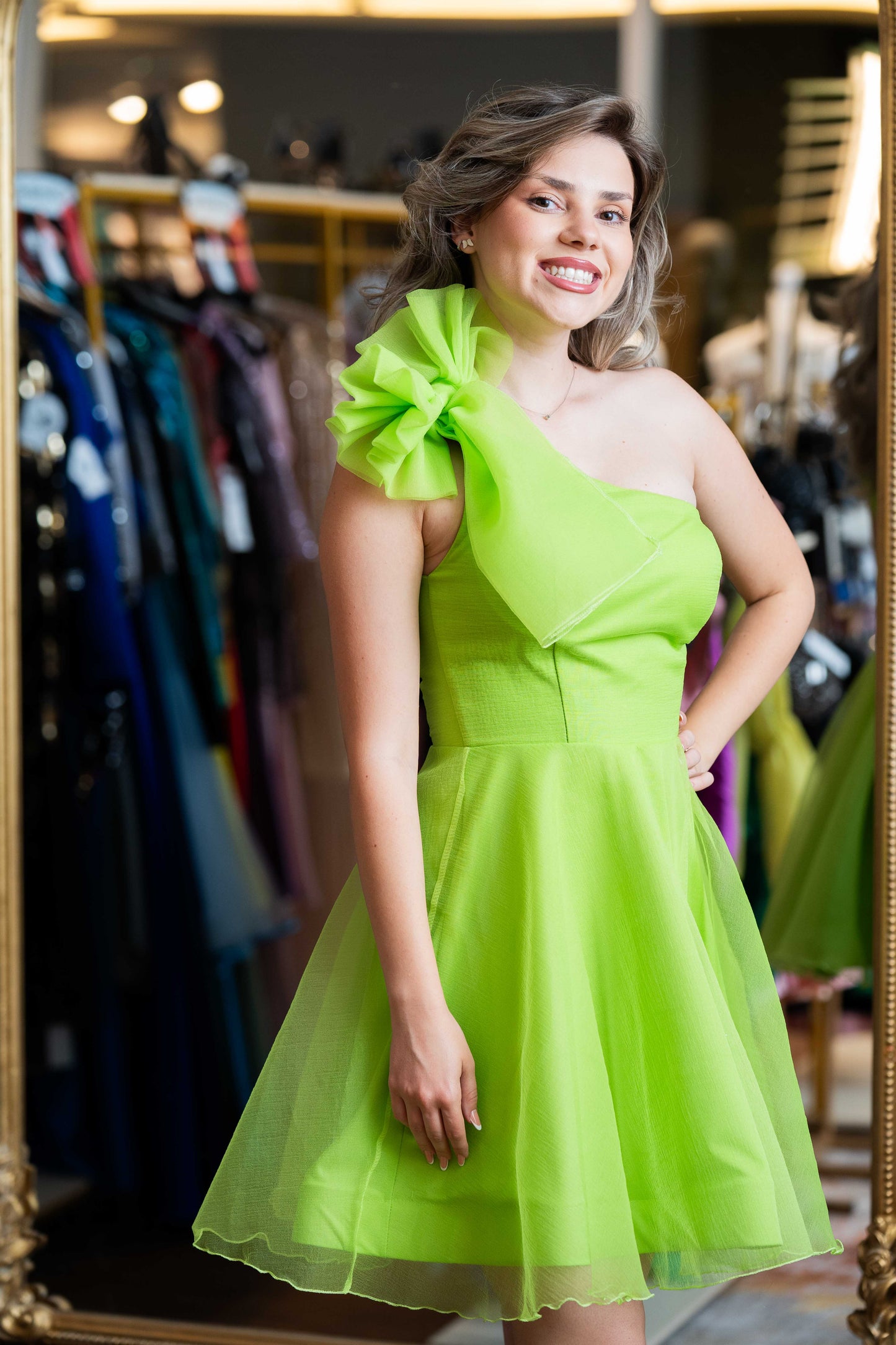 Verspieltes One-Shoulder Kleid "Lime Delight"